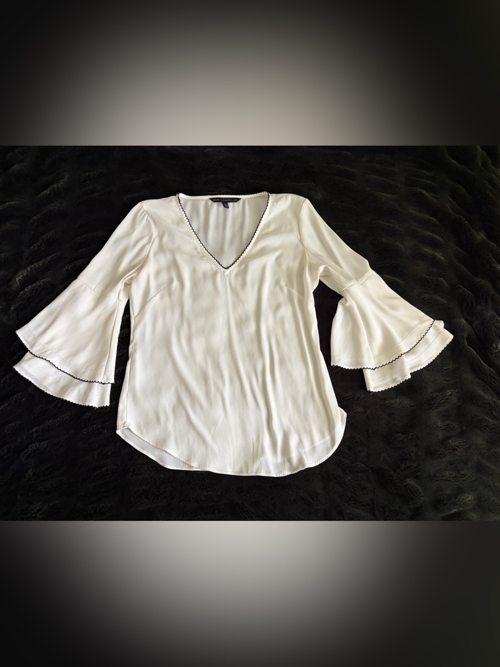 WHITE HOUSE BLACK MARKET Women's Bell Sleeve Blouse Size 2